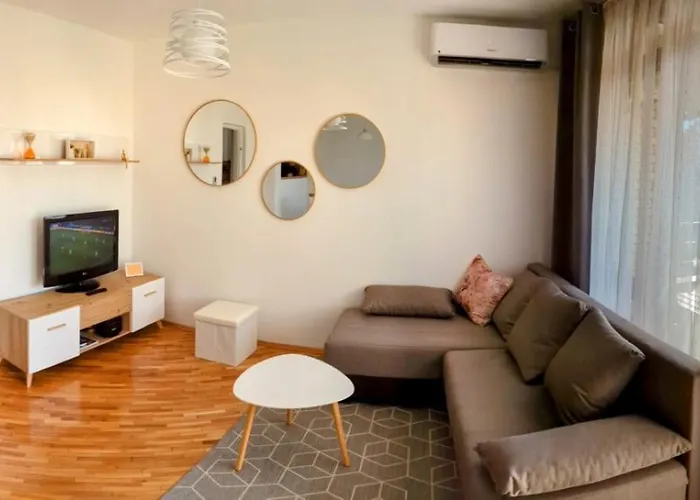 Karingtonka Free Parking 아파트 브라네